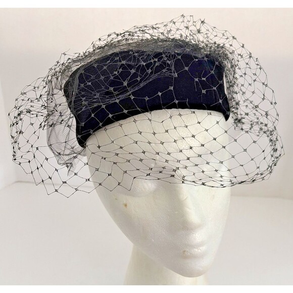 Vintage 1950s Gene Doris New York Black Velvet Fascinator Veiled Hat w/Feathers main image 14